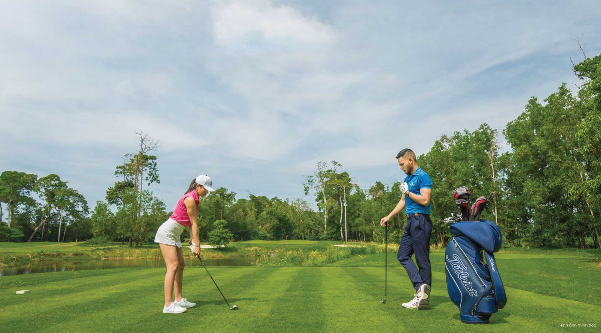 S&acirc;n tập golf rộng hơn 4000m2 tại Vin T&agrave;m X&aacute;